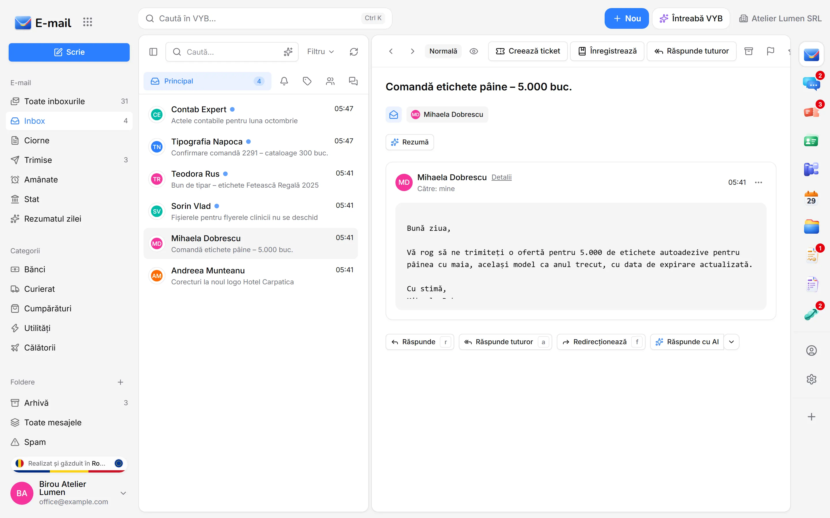 VYB E-mail: inboxul comun al firmei Atelier Lumen cu mesaje de la clienți, categoriile Bănci, Curierat, Stat în stânga și un mesaj deschis cu butoanele Creează ticket și Înregistrează
